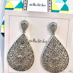 Thea Lace Earrings!!